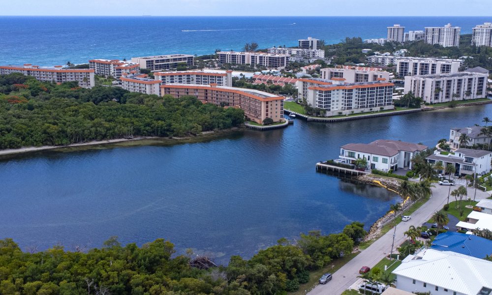 A submerged area off the Intracoastal Waterway off NE 8th Avenue in Boca Raton, FL, June 2025. (Photo: Boca Daily News)