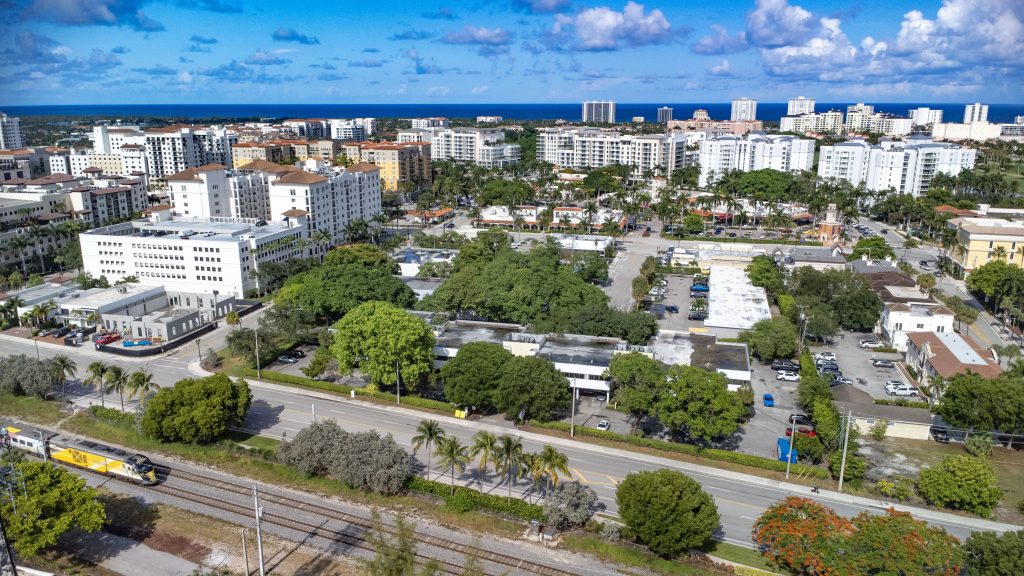 The future site of Modera Boca, a 12-story apartment complex at 400 S. Dixie Highway. (Photo: Boca Daily News)