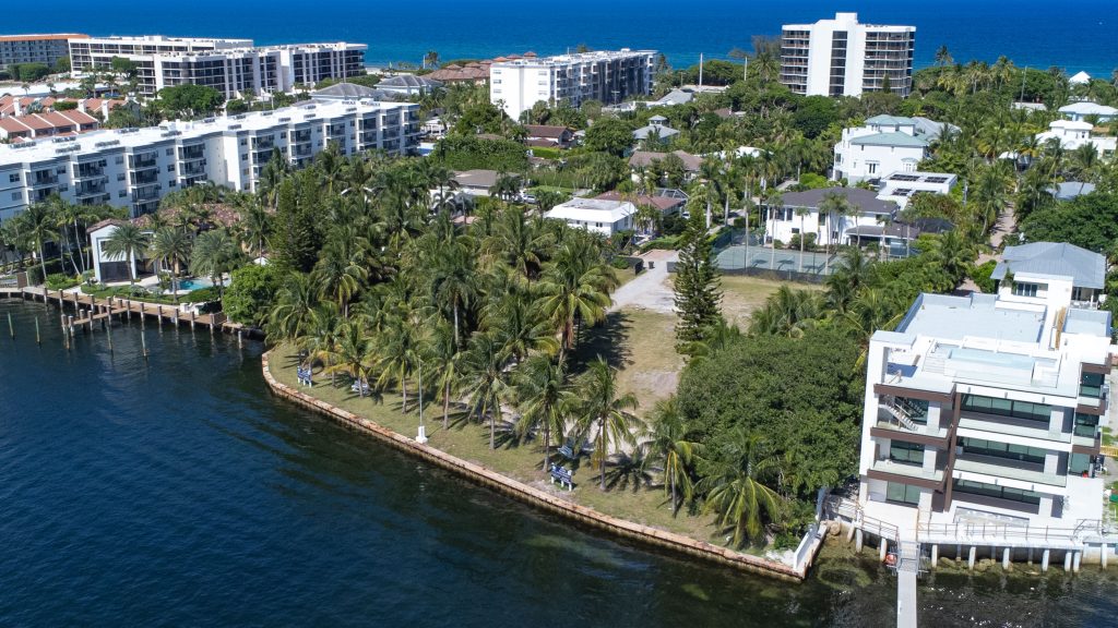 The 'Boca Trophy' property at 910 NE 24th Street, where a 196-foot pier is proposed. (Photo: Boca Daily News)